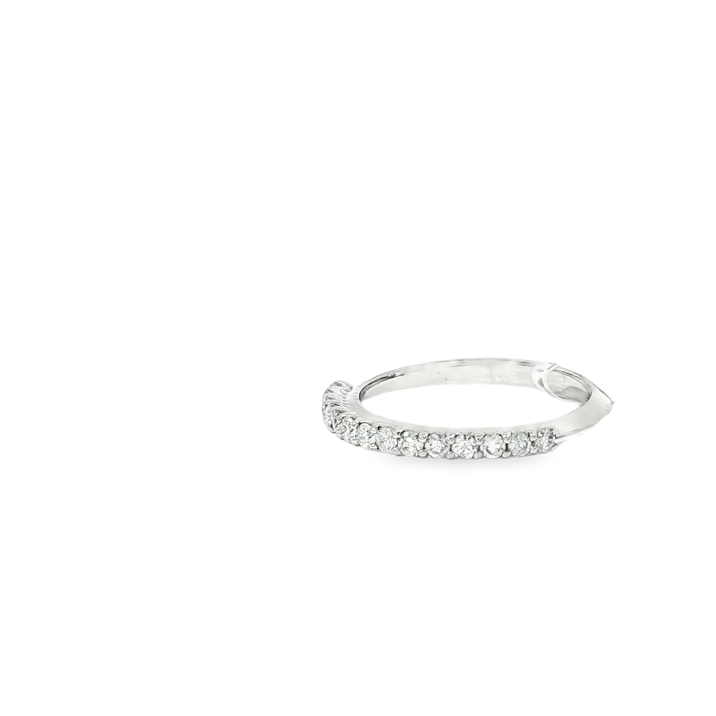 18K White Gold Diamond ring