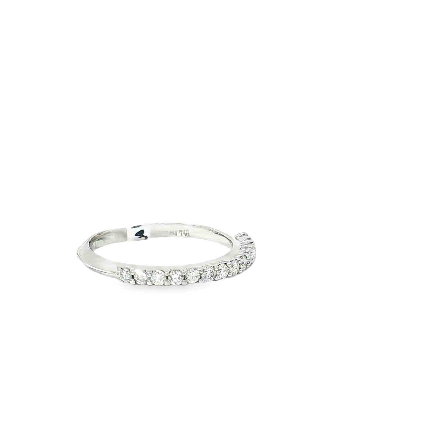 18K White Gold Diamond ring