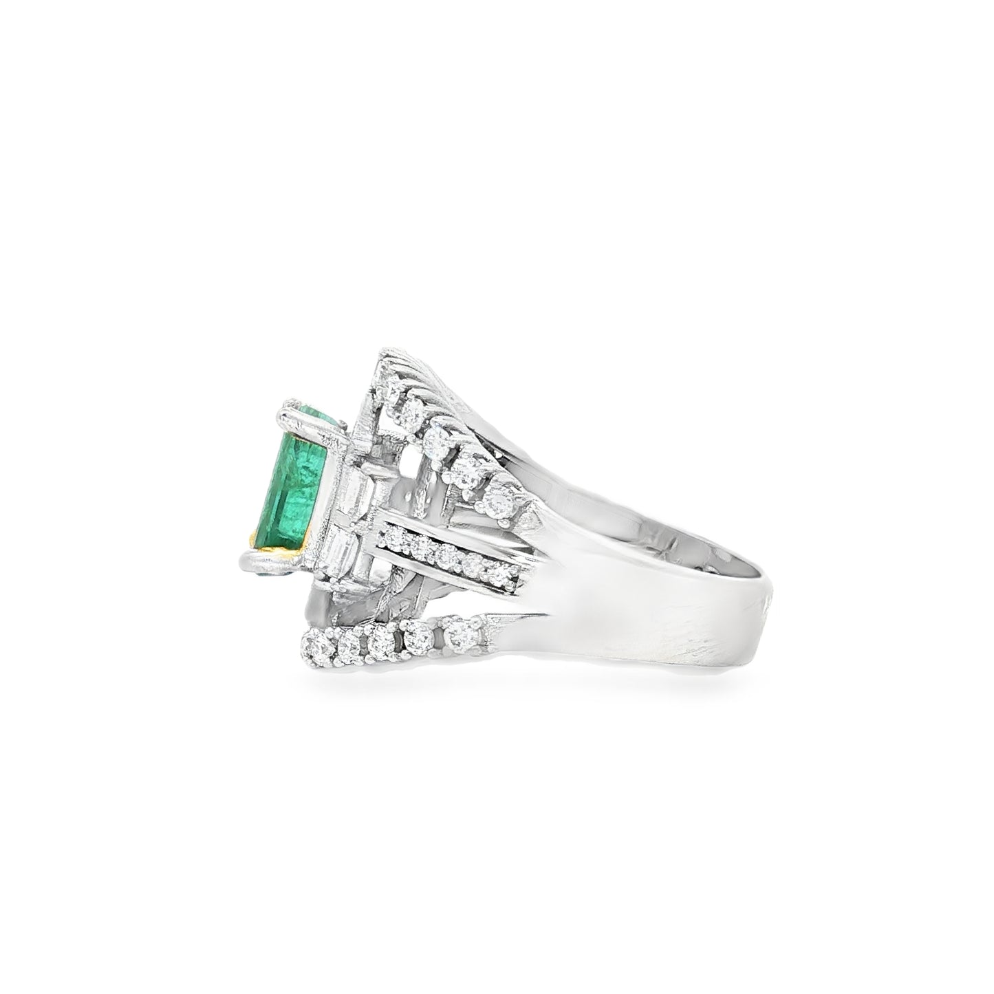 Emerald Majesty Diamond Ring